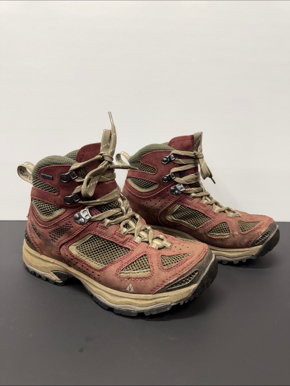 Vasque Women's Red and Tan Lace-Up Hiking Boots